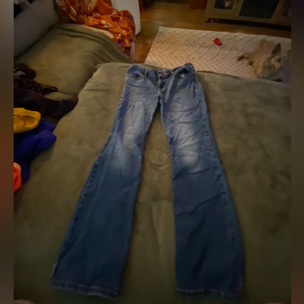 I’m selling wrangler boot cut jeans